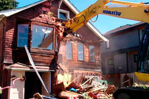 Ahşap Bina Yıkımı